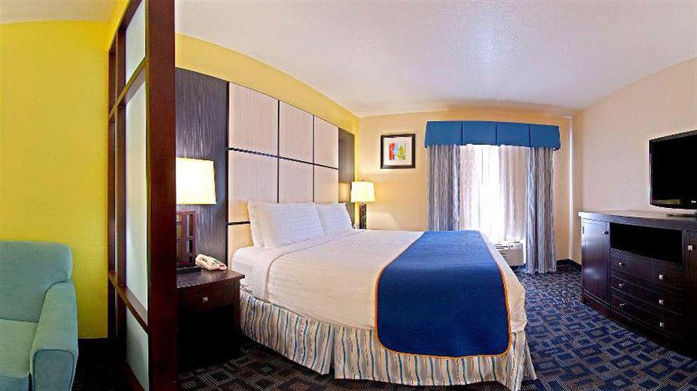 Отель Super 8 By Wyndham Irving Dfw Airport/South Экстерьер фото